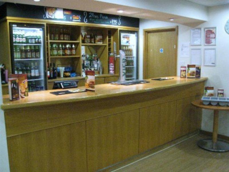 Travelodge Croydon Central Экстерьер фото