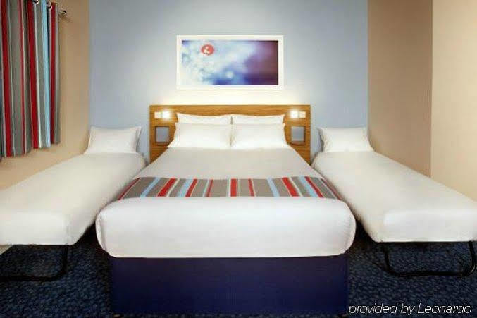 Travelodge Croydon Central Экстерьер фото