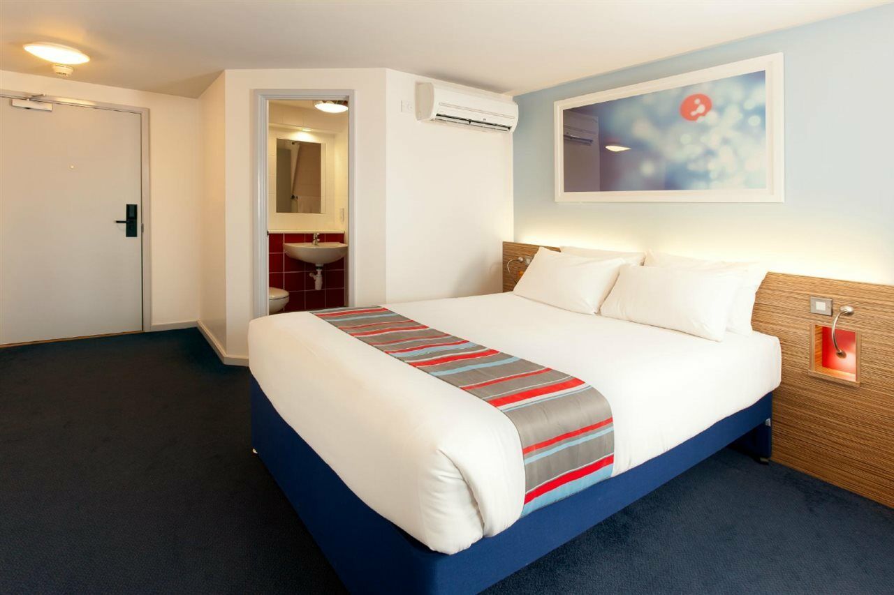 Travelodge Croydon Central Экстерьер фото